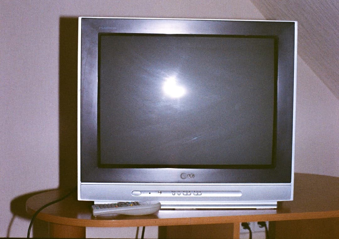 LG 240Hz Micro RGB TV vs OLED - 2026 프리미엄 TV 티어 비교