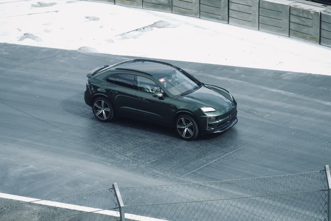 2026 Electric SUV Ranking - Hyundai Ioniq 5 vs Rivian R1S vs Lucid Gravity